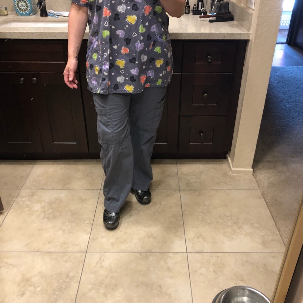 Dickies medium cargo scrub pants in pewter